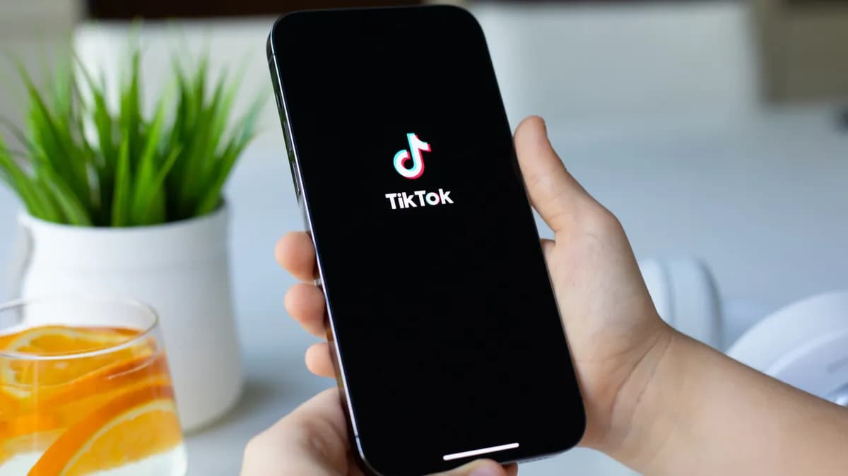 Ofcom، نهاد تنظیمگر ارتباطات بریتانیا، در حال بررسی اقدامات TikTok برای ایمنی کودکان است.