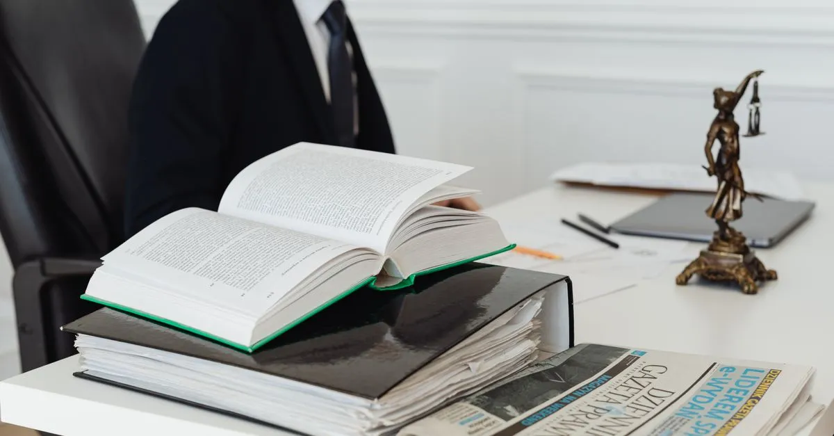 پیشبینی ریسک حقوقی هوش مصنوعی برای کنترل هزینه دادرسی کسبوکارهای کوچک و متوسط