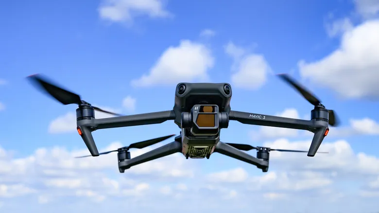 برنامه FCC برای ممنوعیت فروش محصولات DJI با برندهای دیگر
